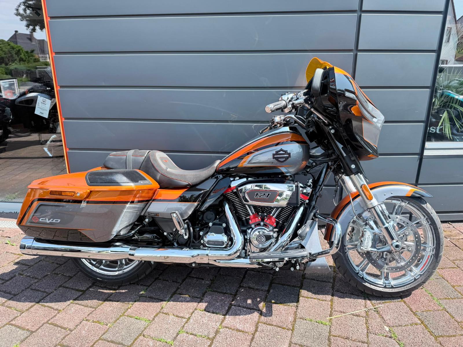 Harley-Davidson CVO Street Glide 121 FLHXSE