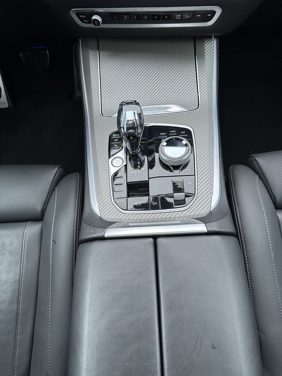 Fahrzeugabbildung BMW X5 xDrive30d M-Sport NAV+LED+PANO+360°+HEAD-UP