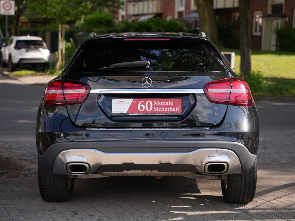 Mercedes-Benz GLA 220
