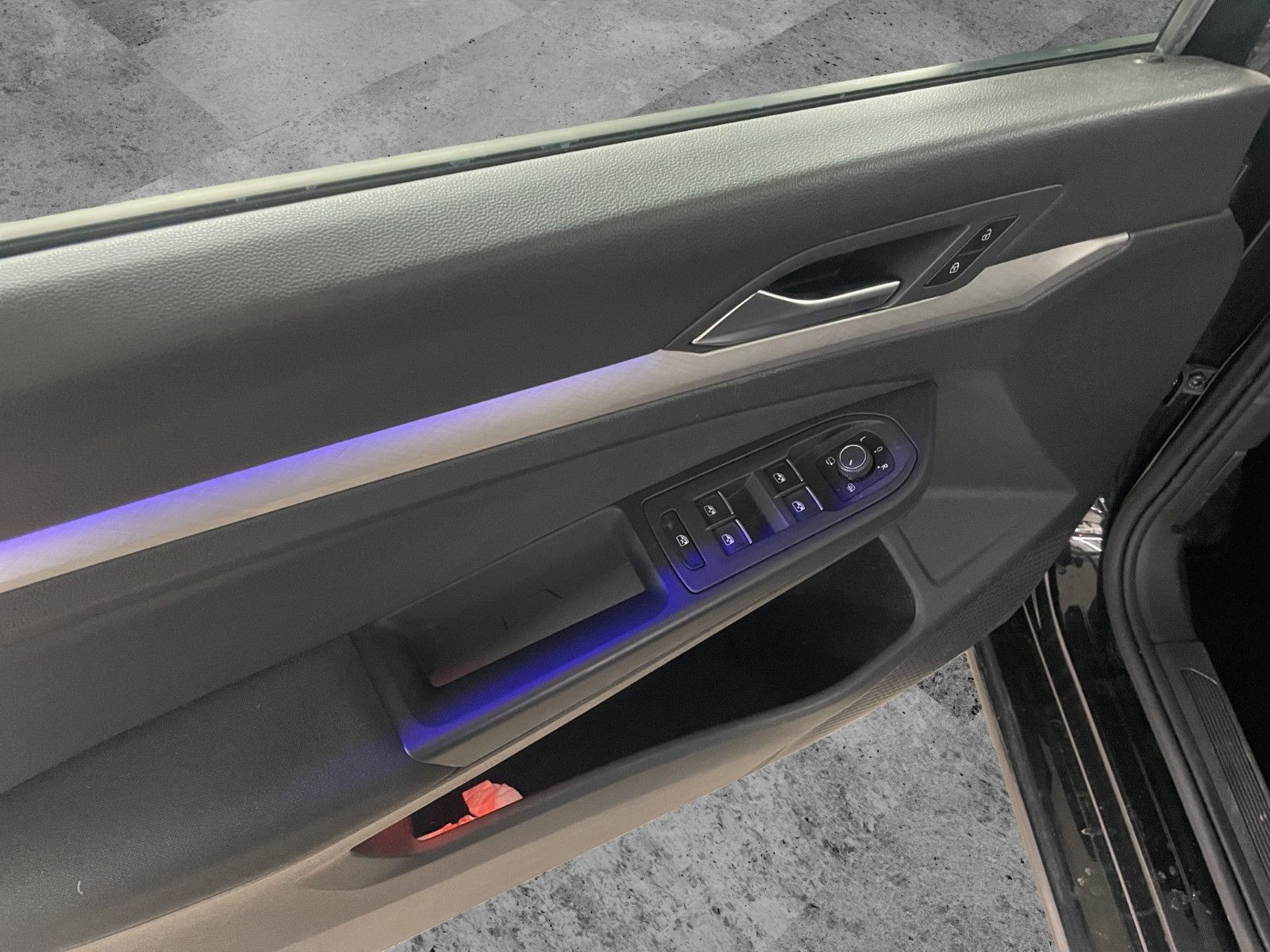 Fahrzeugabbildung Volkswagen Golf VIII*Standheizung*Kamera*Navi*ACC*SitzHZ*