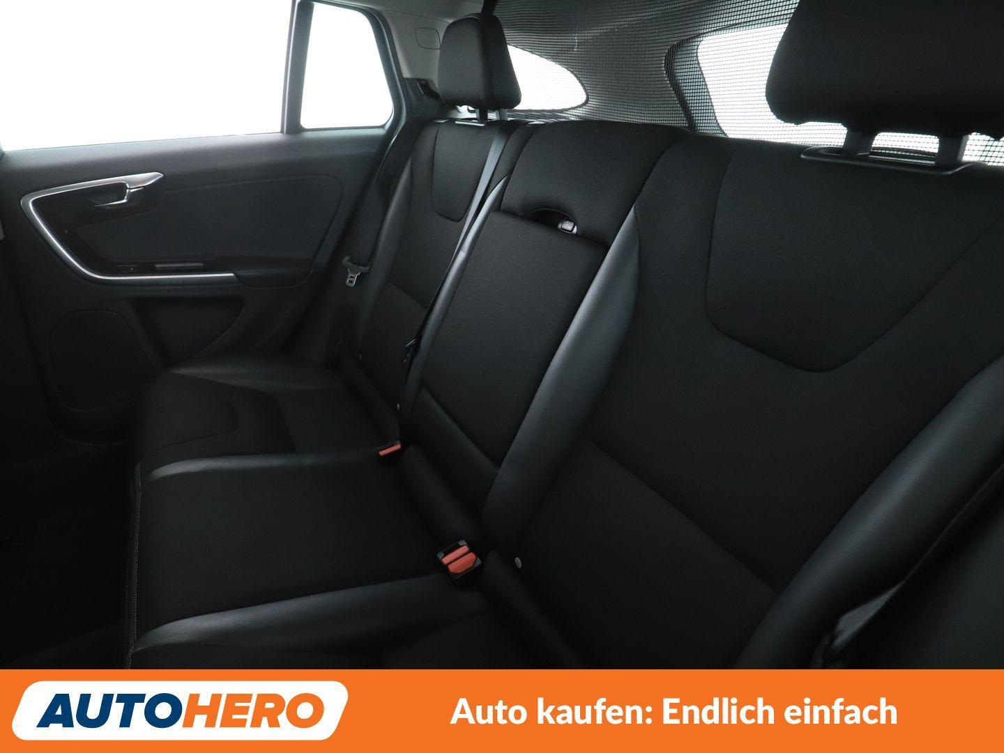 Volvo V60 2.0 T6 Momentum AWD Aut.*XENON*TEMPO*PDC*SHZ