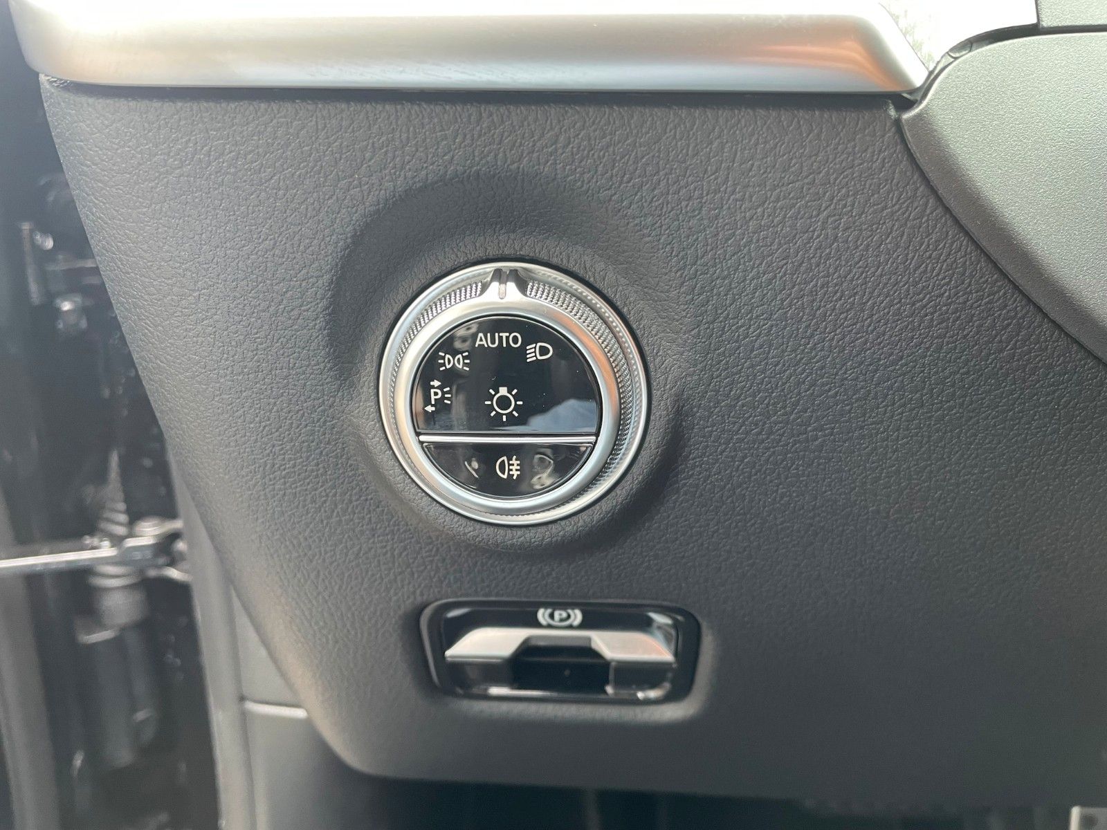 Fahrzeugabbildung Mercedes-Benz C 200 d T AMG+Night+360°+Digital+Memory+Keyless