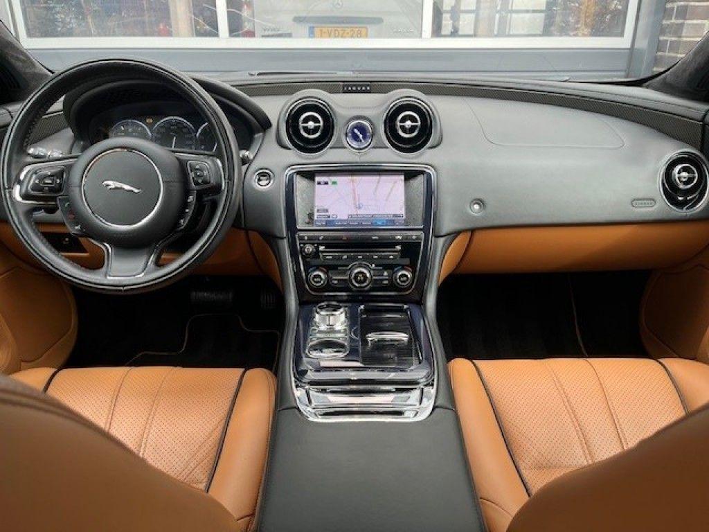Jaguar XJ 3.0 V6 Diesel 275 ch – Design Edition Sport – Pano – 20" – Cuir – Caméra