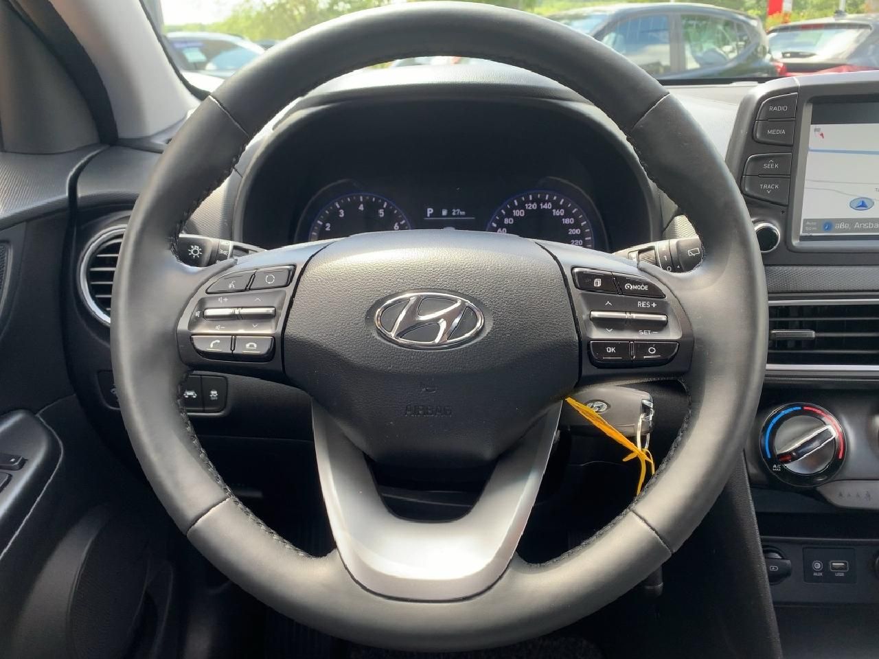 Fahrzeugabbildung Hyundai Kona Trend 1.6 l + Voll-LED-Paket + Navi-Paket