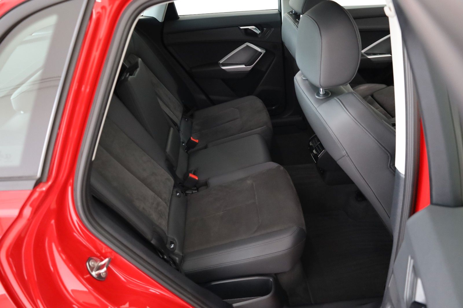 Fahrzeugabbildung Audi Q3 40 TDI quattro,TLeder,Navi,LED,360°Kamera,AHK