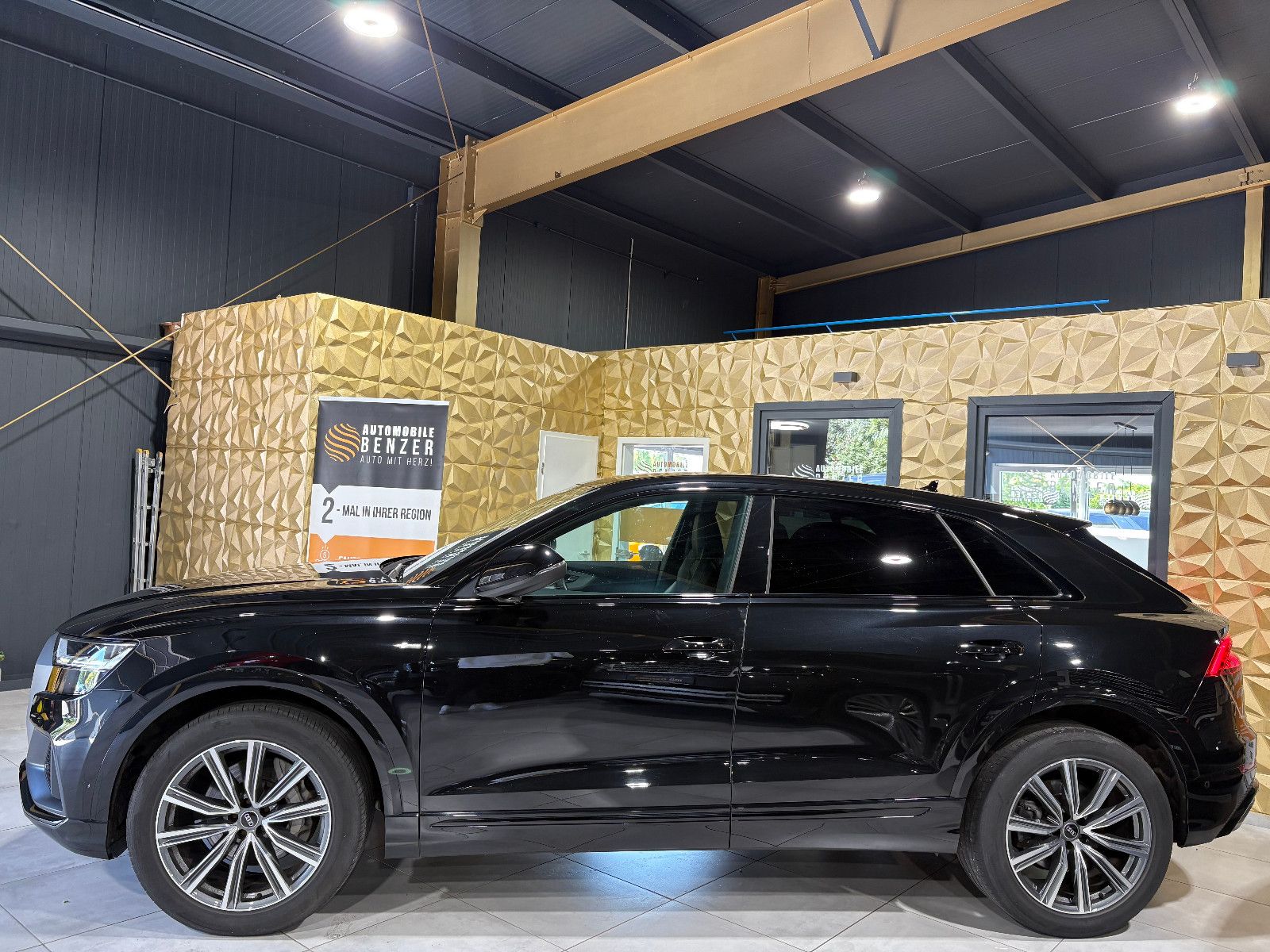 Fahrzeugabbildung Audi Q8 45 TDI quattro/APPLE/8-FACH/MASSAGE/NAVI/KAME