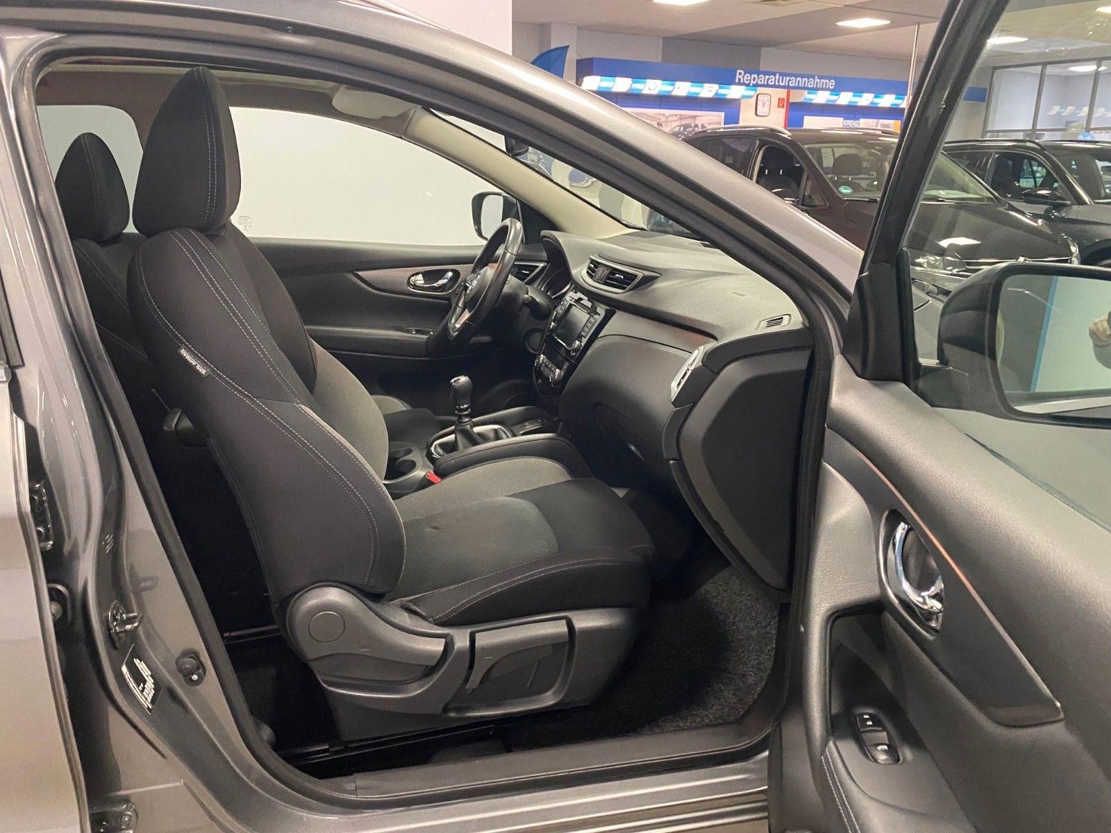 Fahrzeugabbildung Nissan Qashqai 1.3DIG-T+AHK+Pano+360°Kamera+beh.Front
