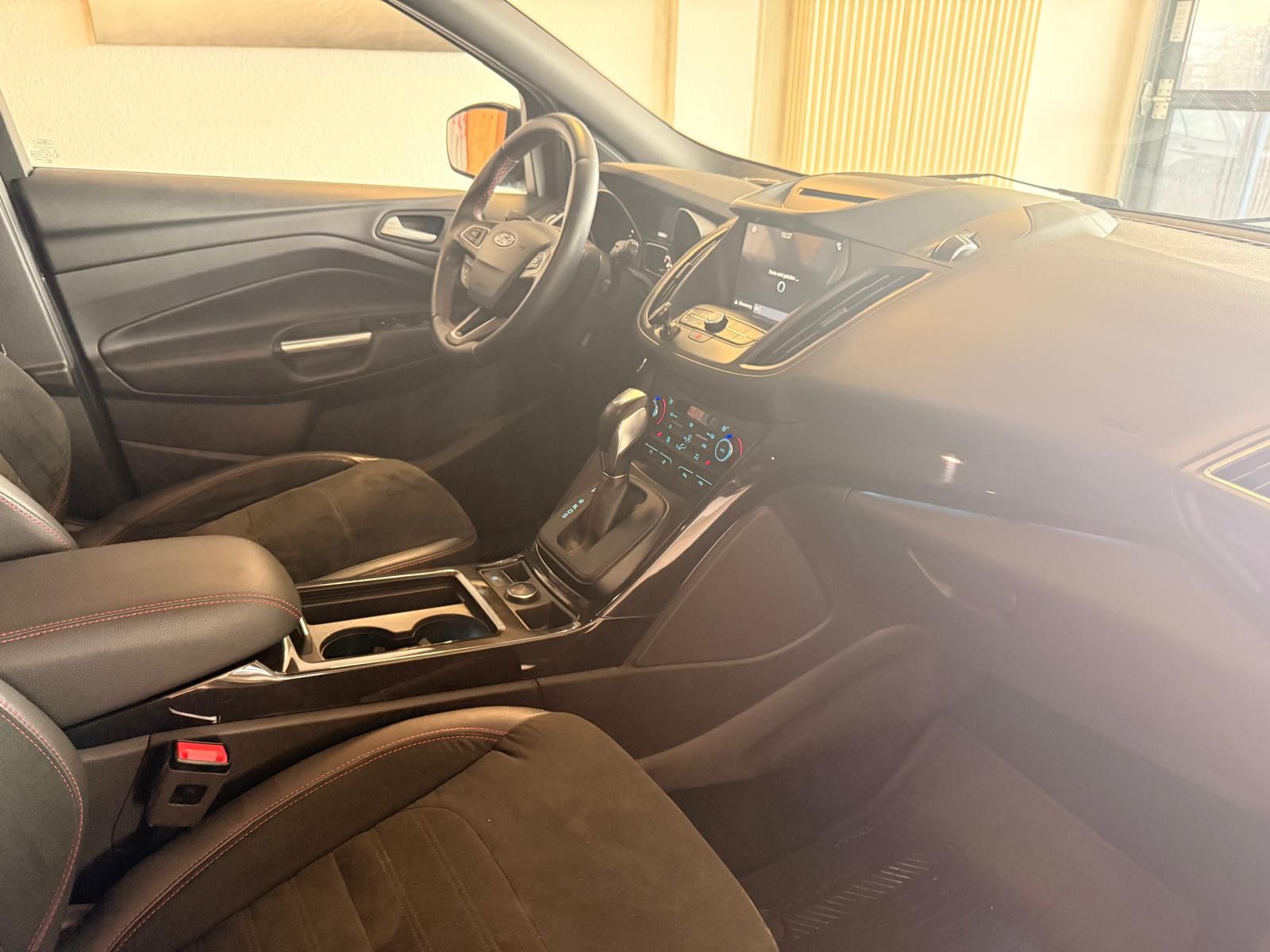Fahrzeugabbildung Ford Kuga ST-Line / NAVI/ KLIMA/AHK/ALLRAD