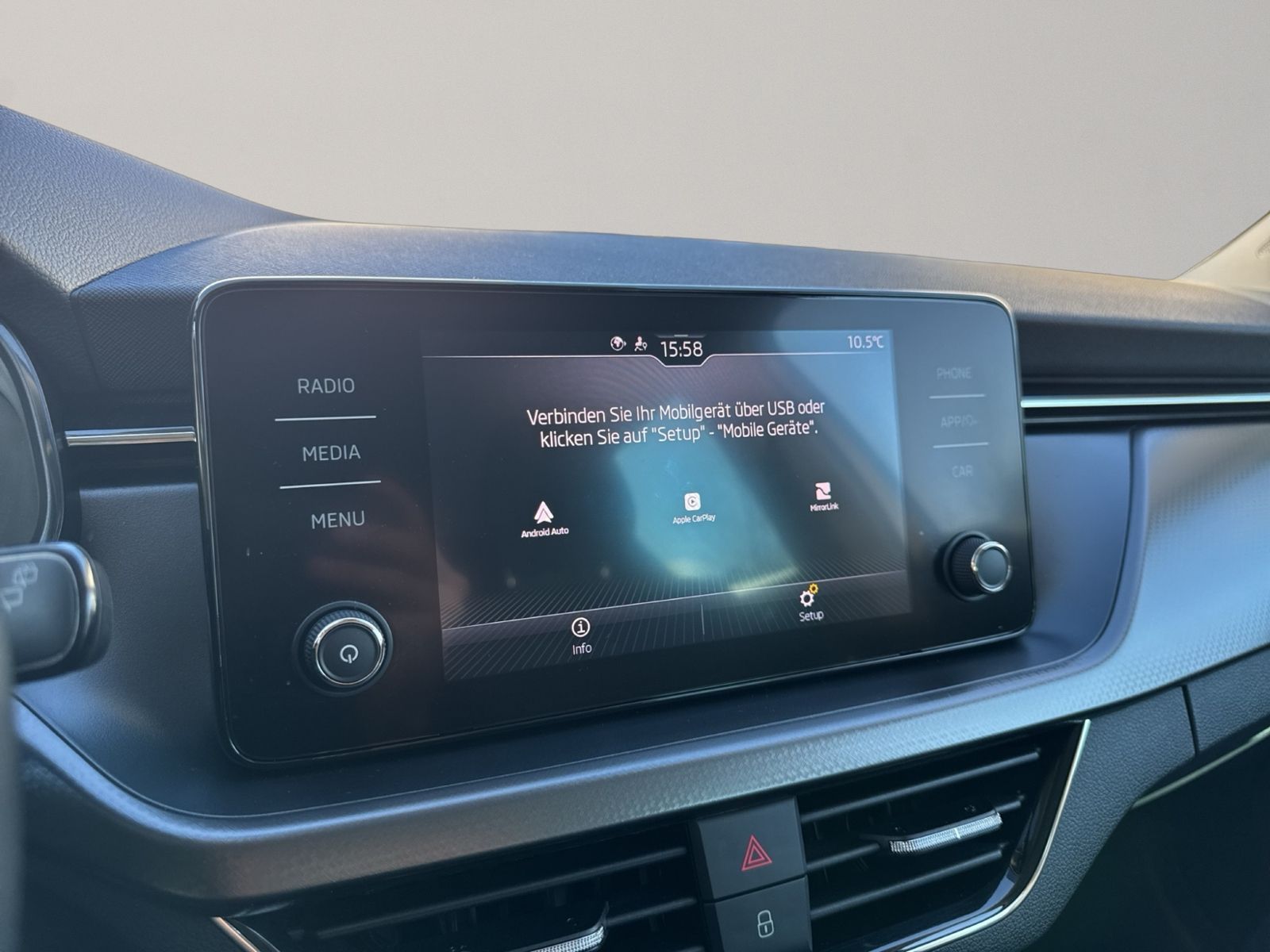 Scala Clever 1.0 TSI, 17" Alu, RearView, AHK Vor