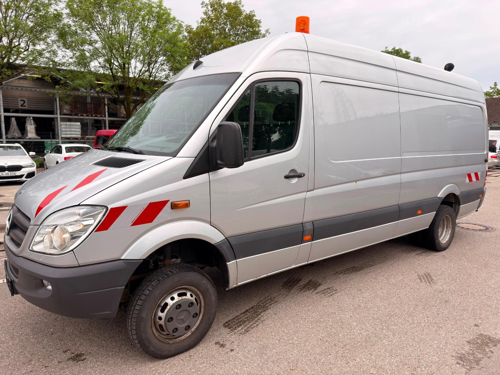 Mercedes-Benz 516CDI 4X4 STANDHEIZUNG KLIMA ZWILLINGSBEREIFUNG