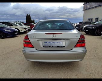 Mercedes E 280 - 4