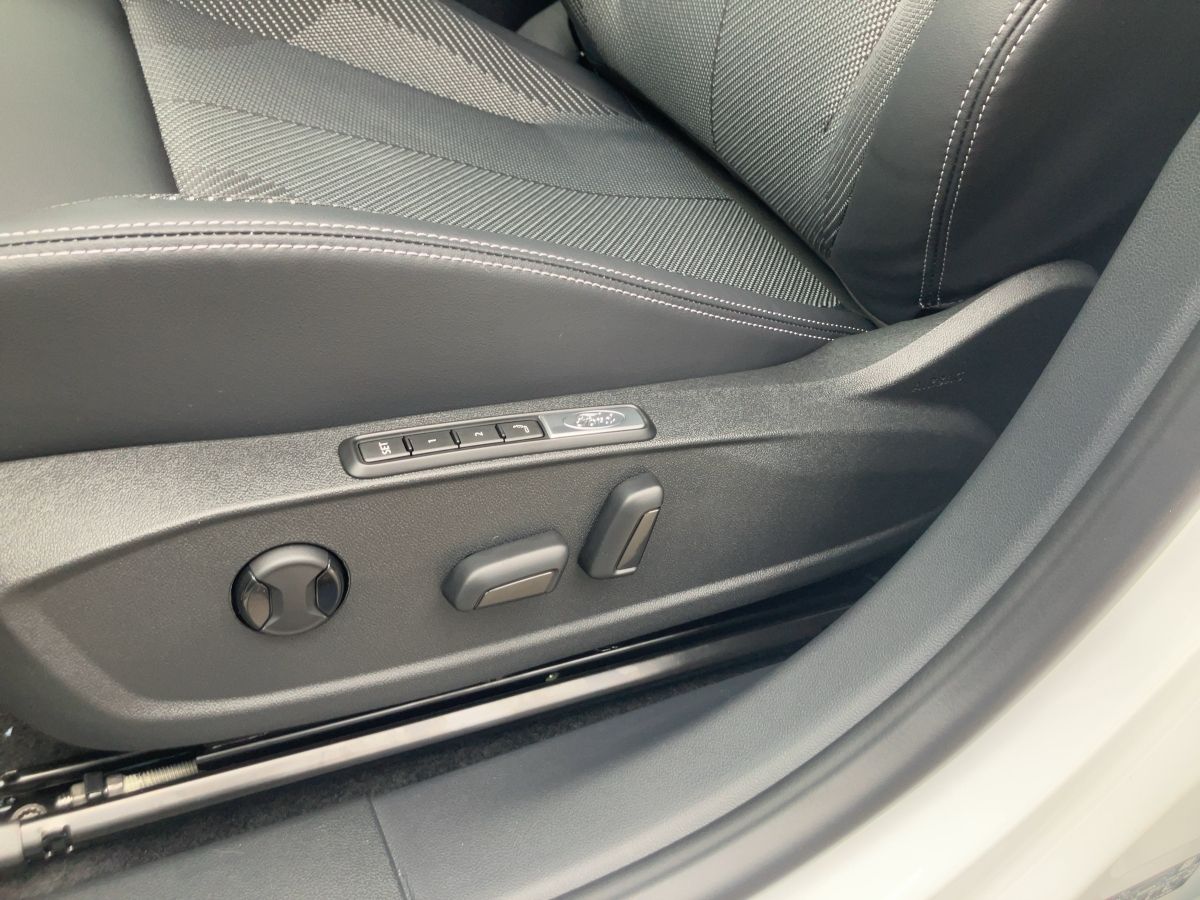 Ford Explorer - Bild 21