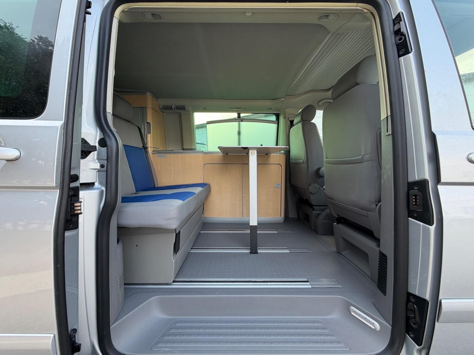 VOLKSWAGEN T5 CALIFORNIA COMFORTLINE 2.5 TDI 174ch BVM Sièges chauffants Toit relevable