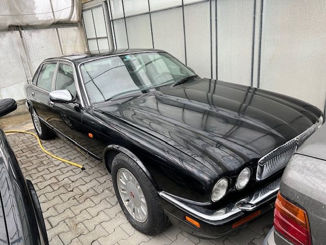 Jaguar XJ 4.0 "Daimler Six"