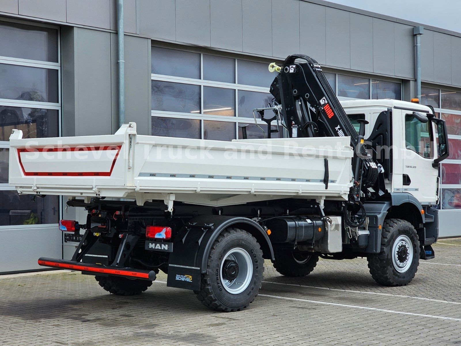 Fahrzeugabbildung MAN TGM 18.320 Kipper + HIAB 138 / 4x4 Einzelbereift