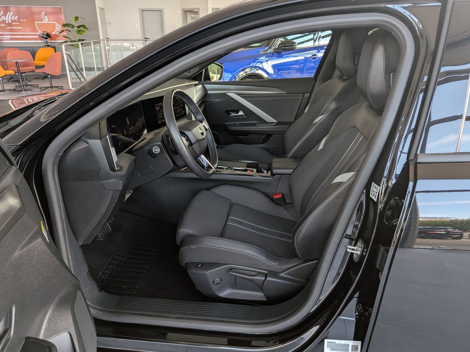 Fahrzeugabbildung Opel Astra ST1.2 GS TECH 360° MATRIX PANO ACC HUD AHK