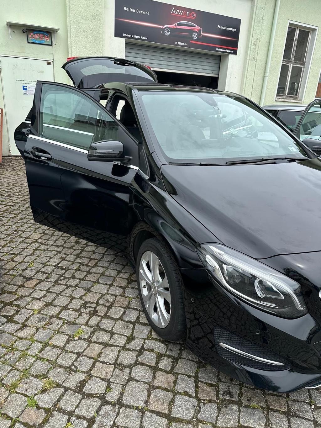 Mercedes-Benz B-Klasse in Schwarz