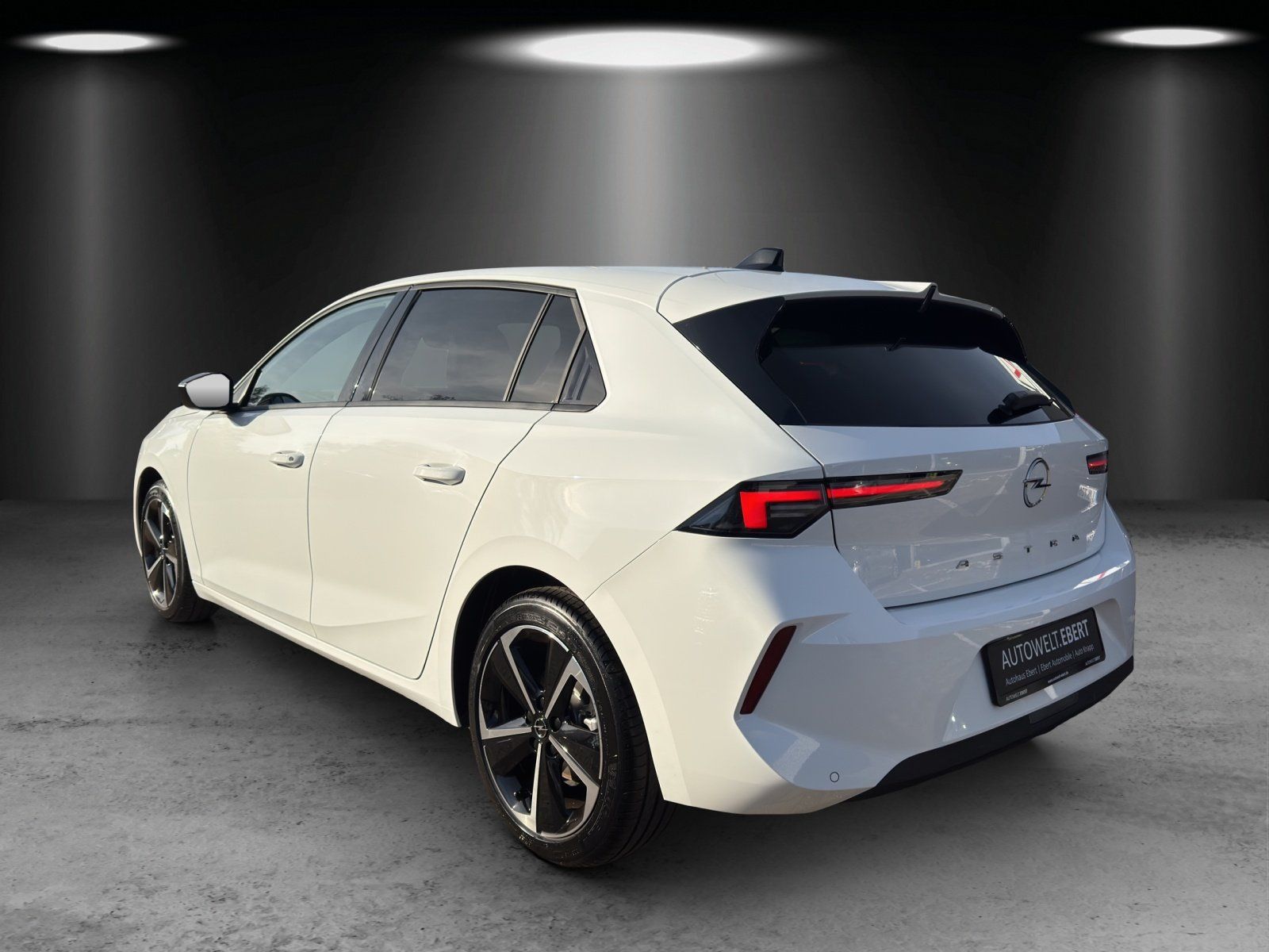 Fahrzeugabbildung Opel Astra 1,2 Turbo Edition AHK/KOMFORT/AGR-SITZ/PD