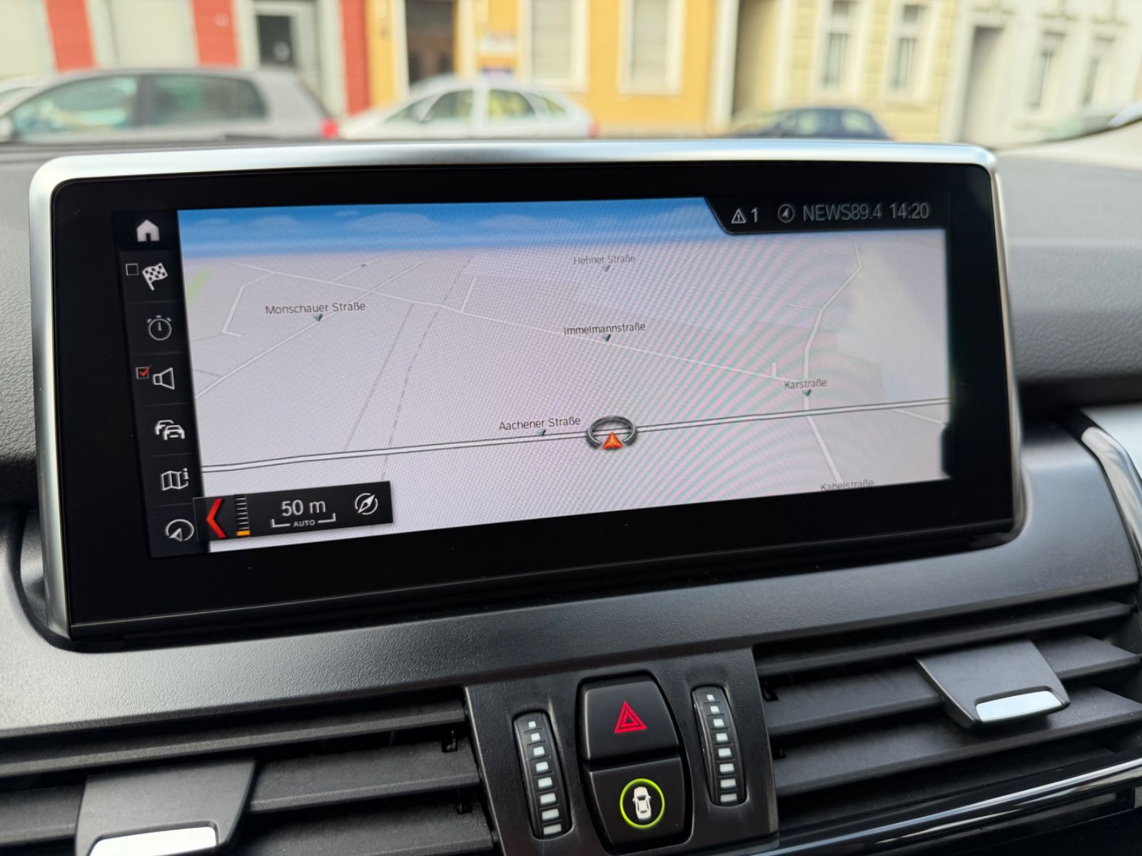 Fahrzeugabbildung BMW 220i Active Tourer NAVI AUTOMATIK LED 2-HAND