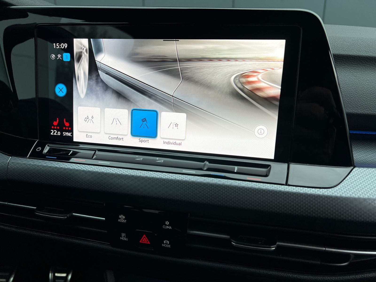 Fahrzeugabbildung Volkswagen Golf VIII "ACTIVE" 2.0 TDI *Navi, Climatronic, S