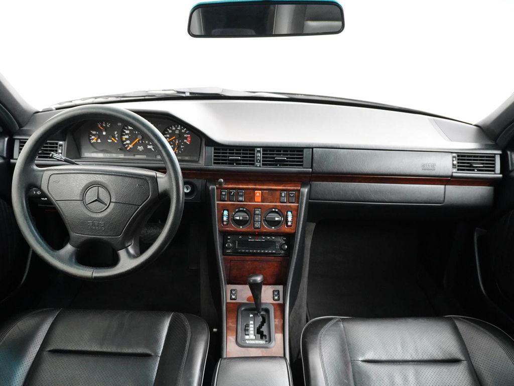 Mercedes-Benz E 500 E500 500E Schiebedach Becker navi Leder Cr
