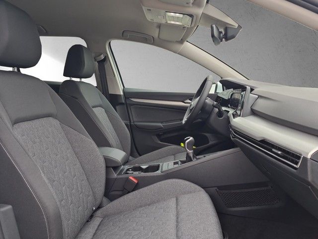 Fahrzeugabbildung Volkswagen Golf VIII Move LED AID RFK Climatronic SH LM