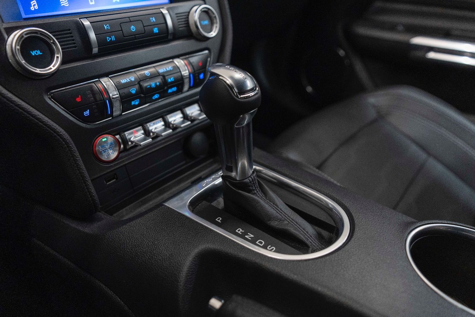 Fahrzeugabbildung Ford Mustang GT 5.0L LED KAM CARPLAY TOTW PDC ROTI