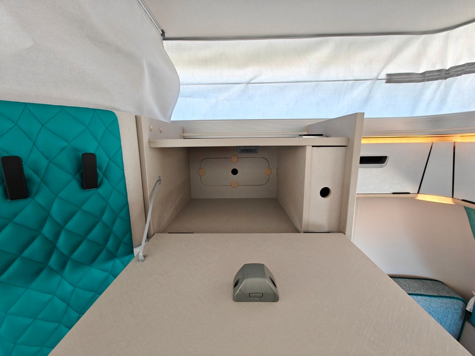 Fahrzeugabbildung HYMER / ERIBA / HYMERCAR Touring 630 Harbour Blue - JETZT 6.719€ SPAREN !