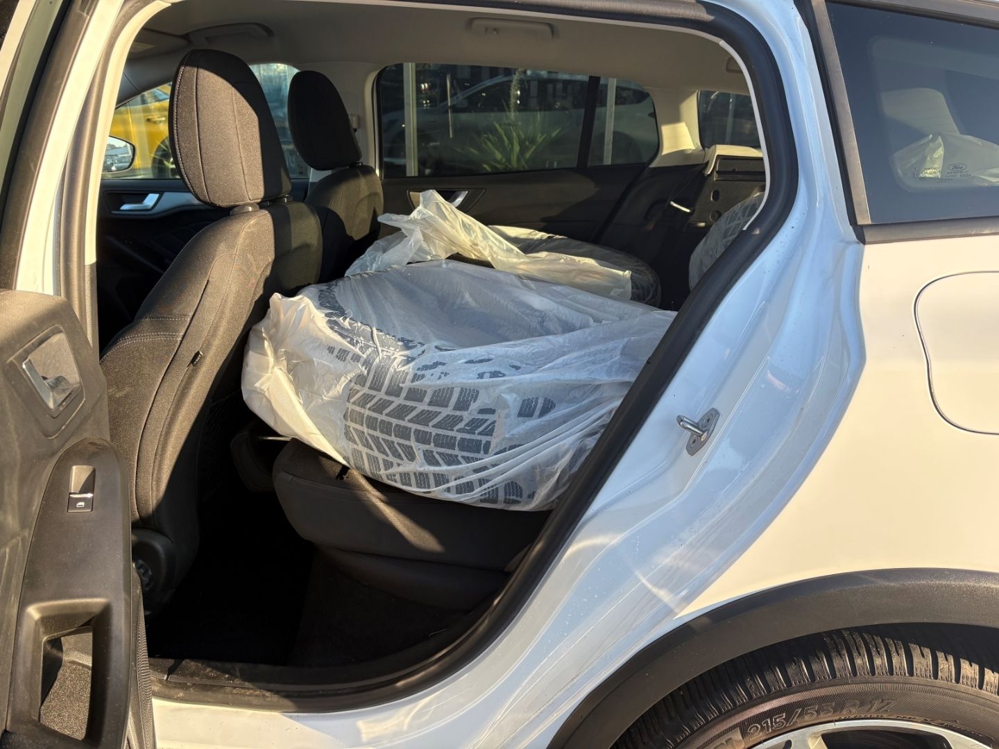 Fahrzeugabbildung Ford Focus Turnier Active BeheizbareWWS Navi LED Appl