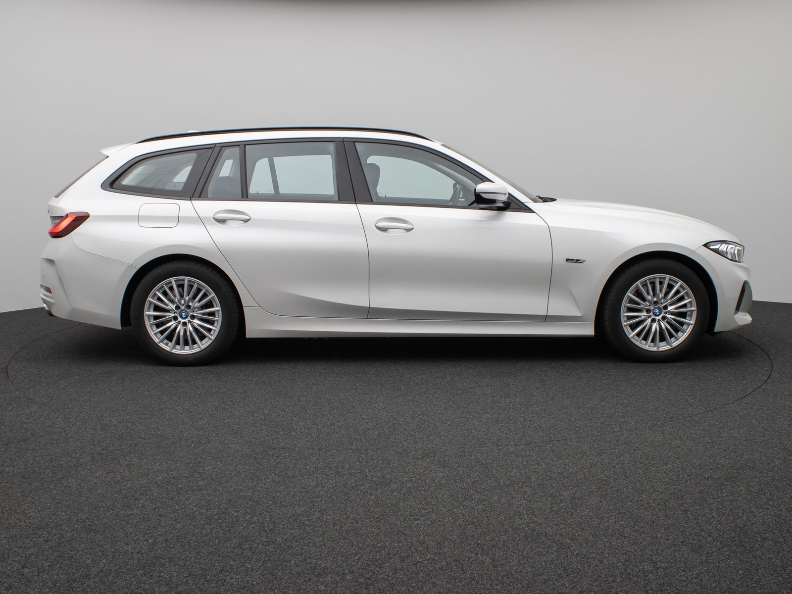 Fahrzeugabbildung BMW 320e DAB CockPitPlus PDC Geschwindigkeitsreg LED