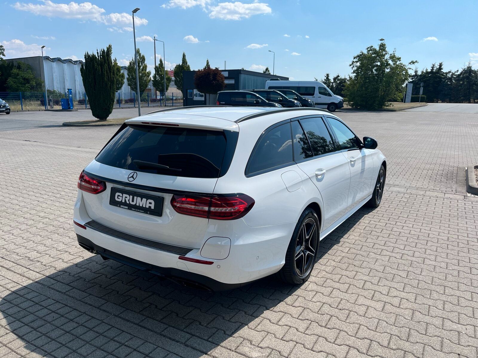 Mercedes-Benz E 300 de 4MATIC T AMG AHK Night Pano Burm 360° foto 5