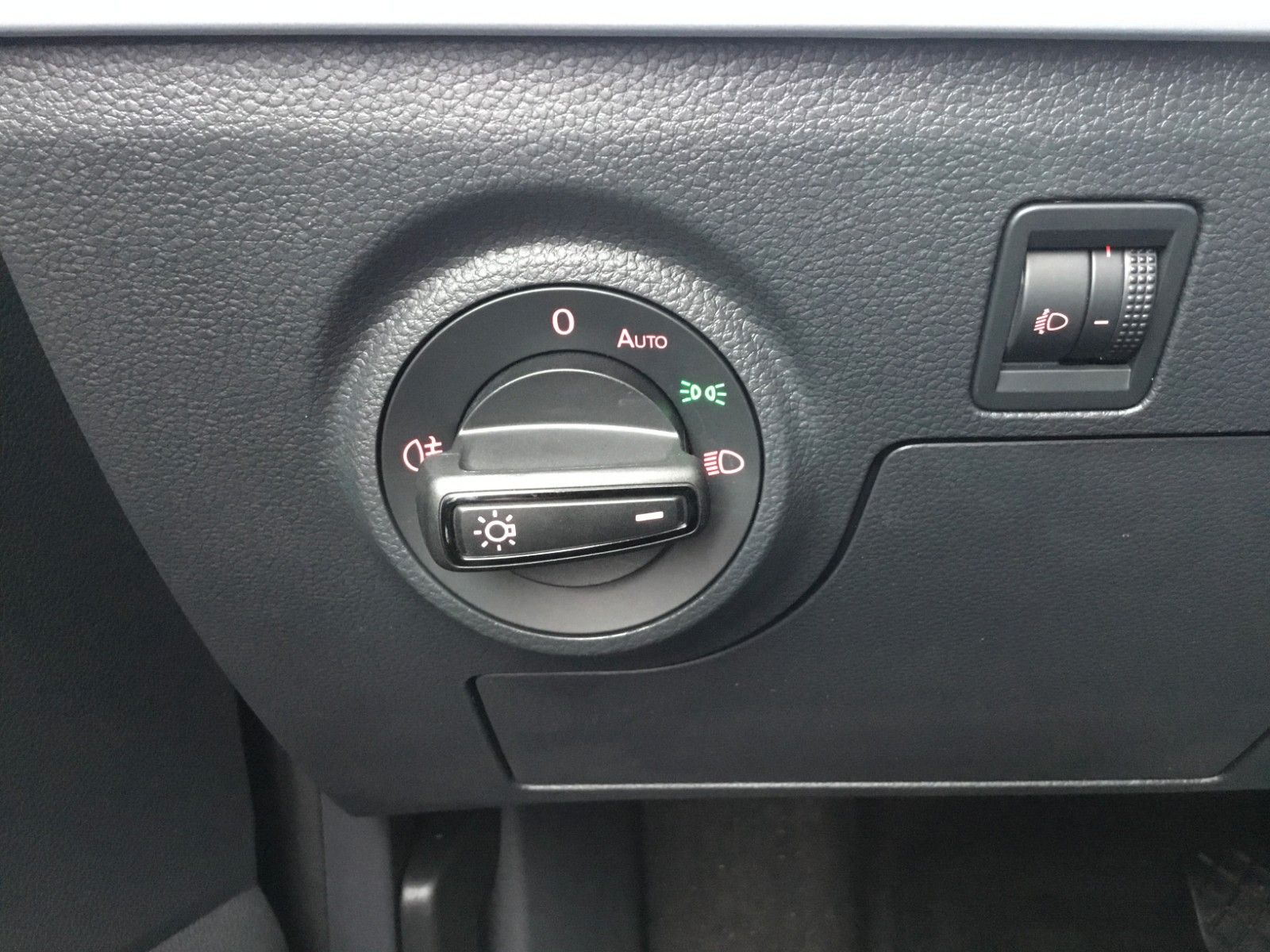 Fahrzeugabbildung SEAT Arona Style 1.0 TSI DSG+AHK+LED+Navi+Kamera