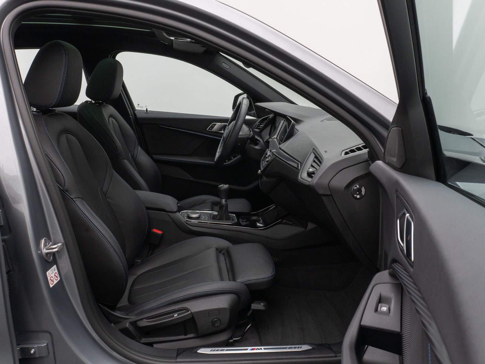 Fahrzeugabbildung BMW 118i M Sport DAB Panorama HiFi Adapt.LED Leder