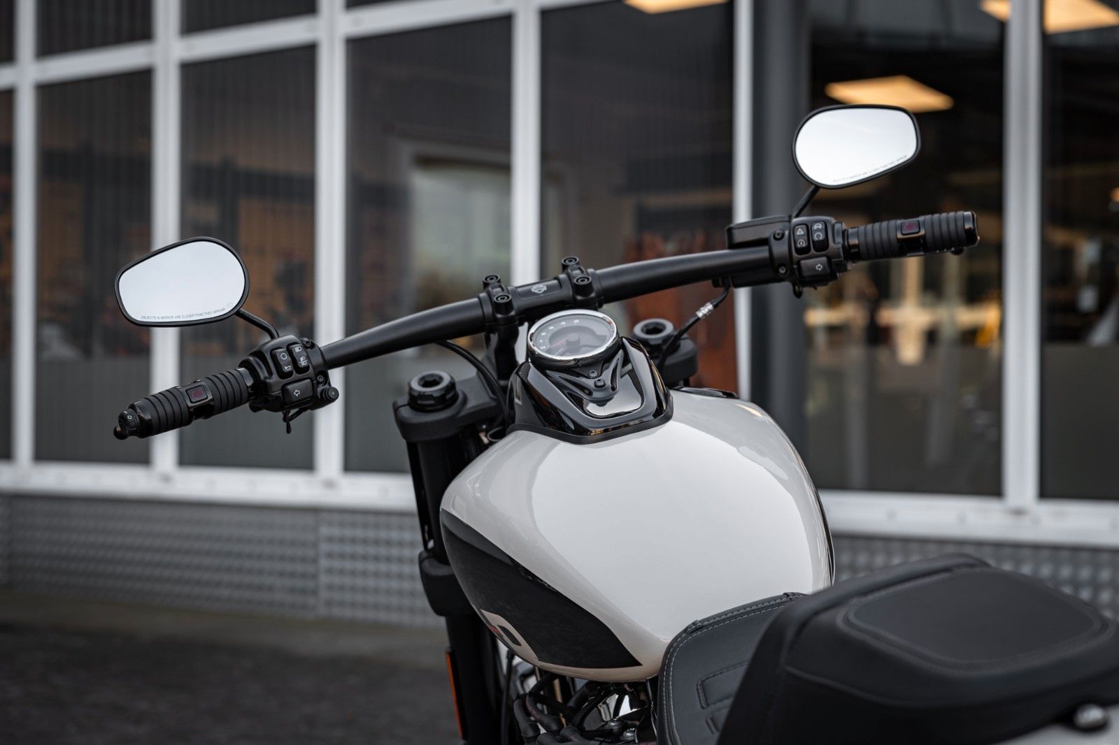 Fahrzeugabbildung Harley-Davidson FXFBS FAT BOB 140 CUI SOFTAIL - TORXSTER  JEKILL