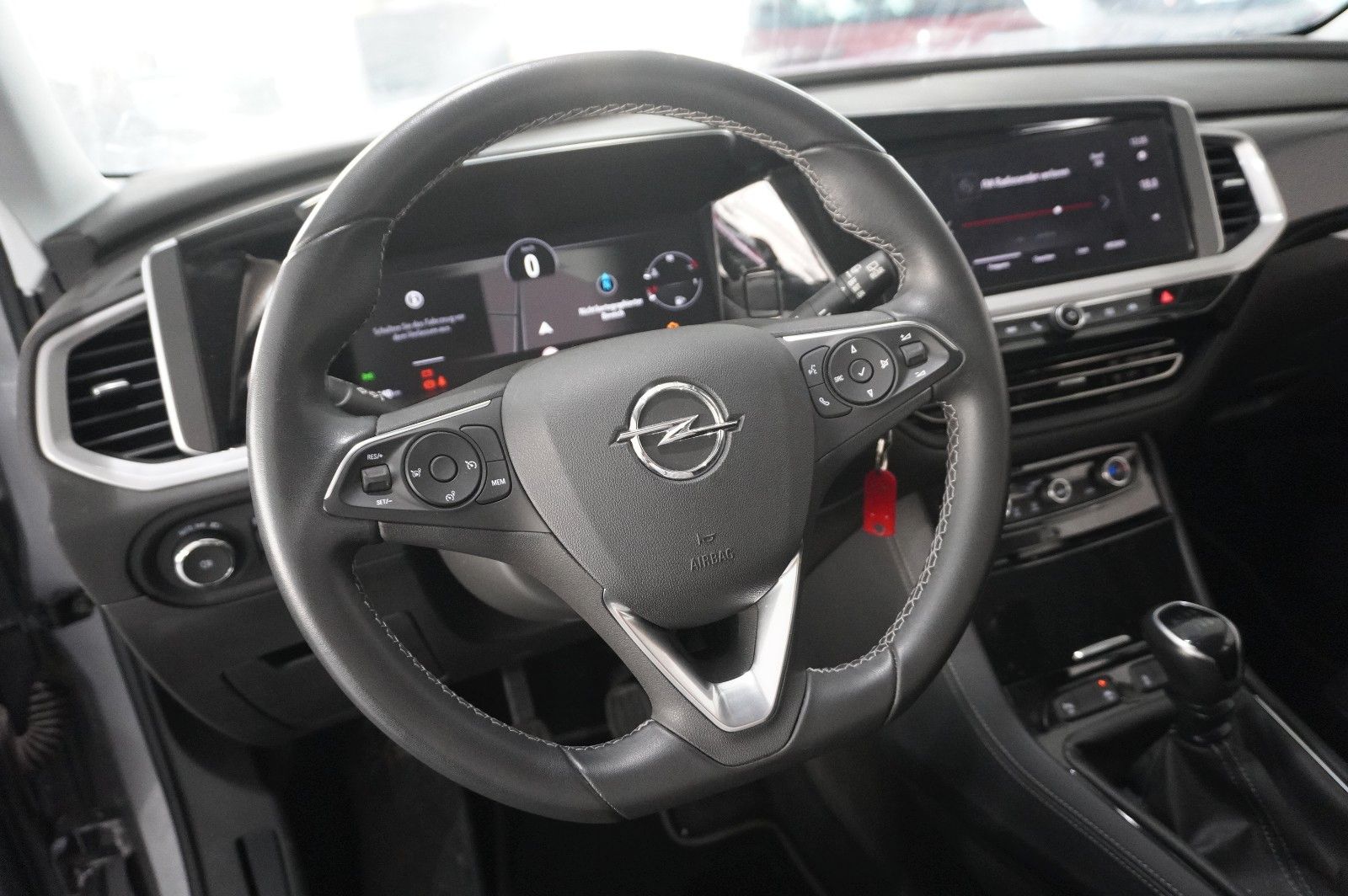 Fahrzeugabbildung Opel Grandland (X) 1.2T GS SPORT NAVI/LED/VIRT./DAB+