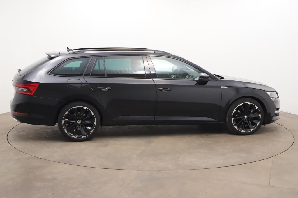 Skoda Superb Combi Sportline 2.0 TDI AHK*Pano*Tempo*SH