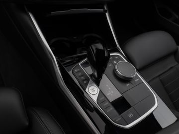 Fahrzeugabbildung BMW 330e xD Sport Line 360°DAB Stop&Go LED Alarm AHK