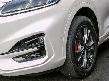 Ford Kuga ST-Line X HUD AHK klapp. Navi Digi-Cockpit