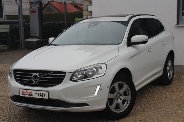 Volvo XC60 D4 Momentum ~Panorama~8fach~OnCall~Navi~