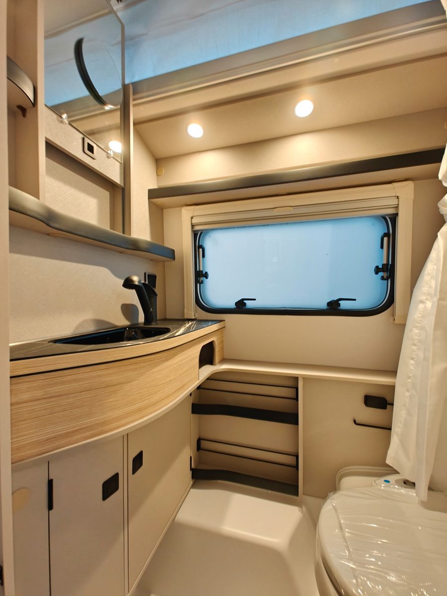 Fahrzeugabbildung HYMER / ERIBA / HYMERCAR Touring 542 Harbour Blue - SUMMER-SALE -