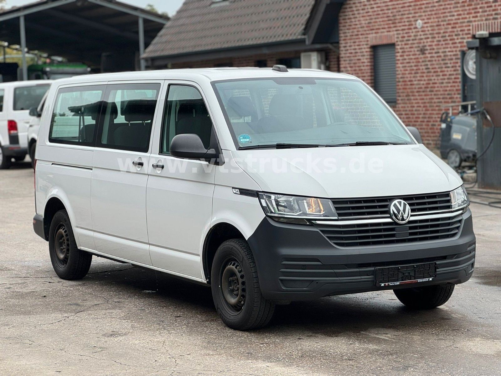 Volkswagen T6.1 Transporter Kombi lang 8 Sitzer Klima imagem 2