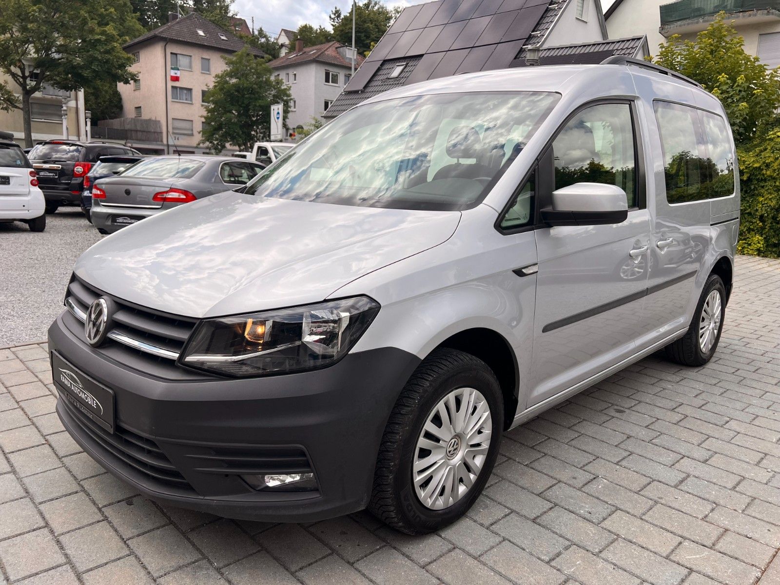 VW Caddy Trendline BMT 2XSCHIEBETÜR NAVI TÜV 06.28