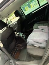 Skoda Superb 1.8 TSI Ambition Combi Ambition - Skoda Superb aus 2011: Kombi