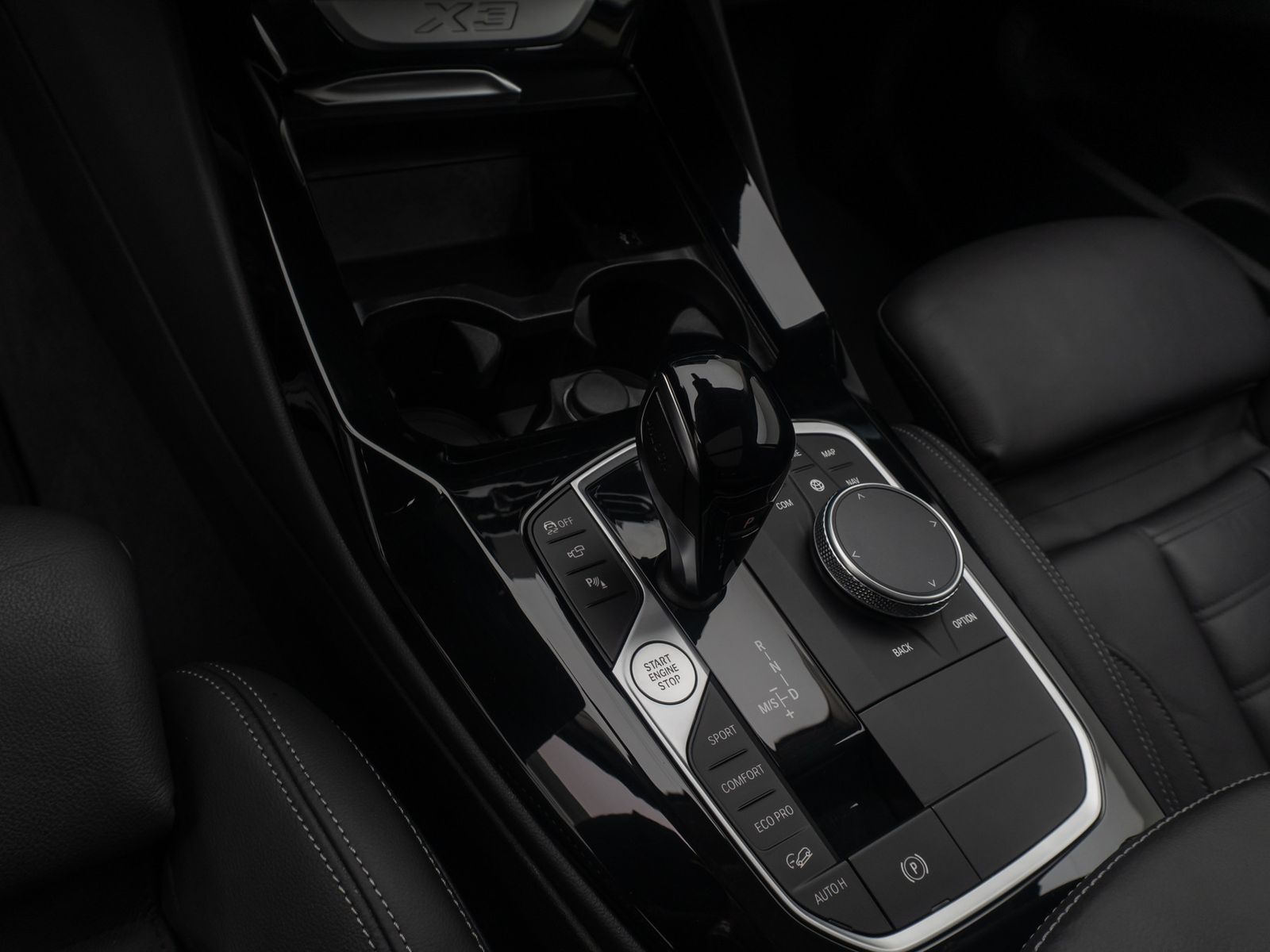 Fahrzeugabbildung BMW X3 xD30d 360°DriveAss DAB AHK Panorama Sportsitz