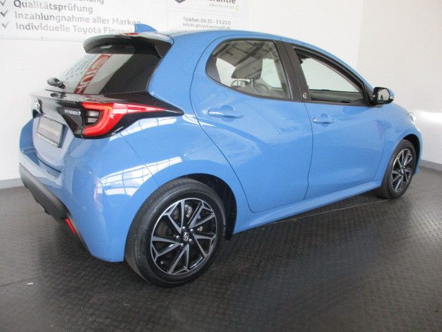 Fahrzeugabbildung Toyota Yaris Hybrid Team Deutschland inkl. Winterräder