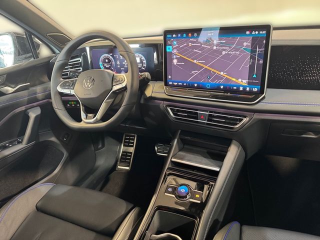 Tiguan R-Line 2,0 TDI 4M DSG LEDER+PANO+AHK+STAN