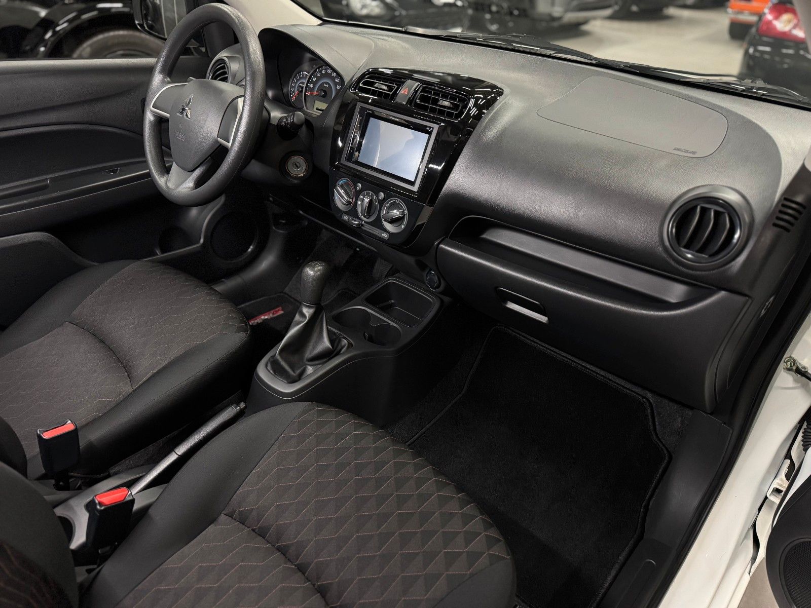 Fahrzeugabbildung Mitsubishi Space Star 1,2 Select Klima DAB+