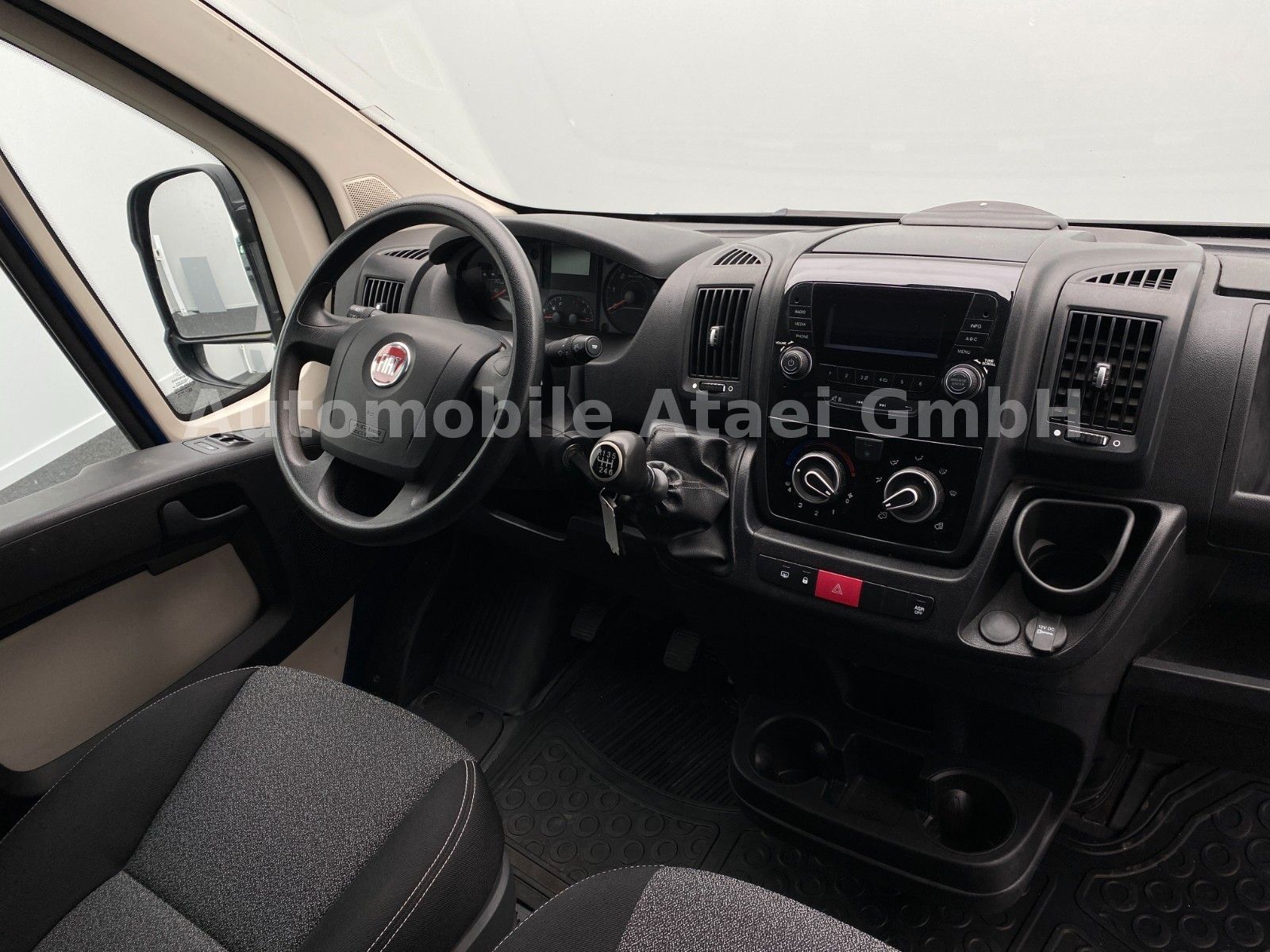 Fahrzeugabbildung Fiat Ducato 140 Erdgas Kombi MAXI 9-SITZE (4012)