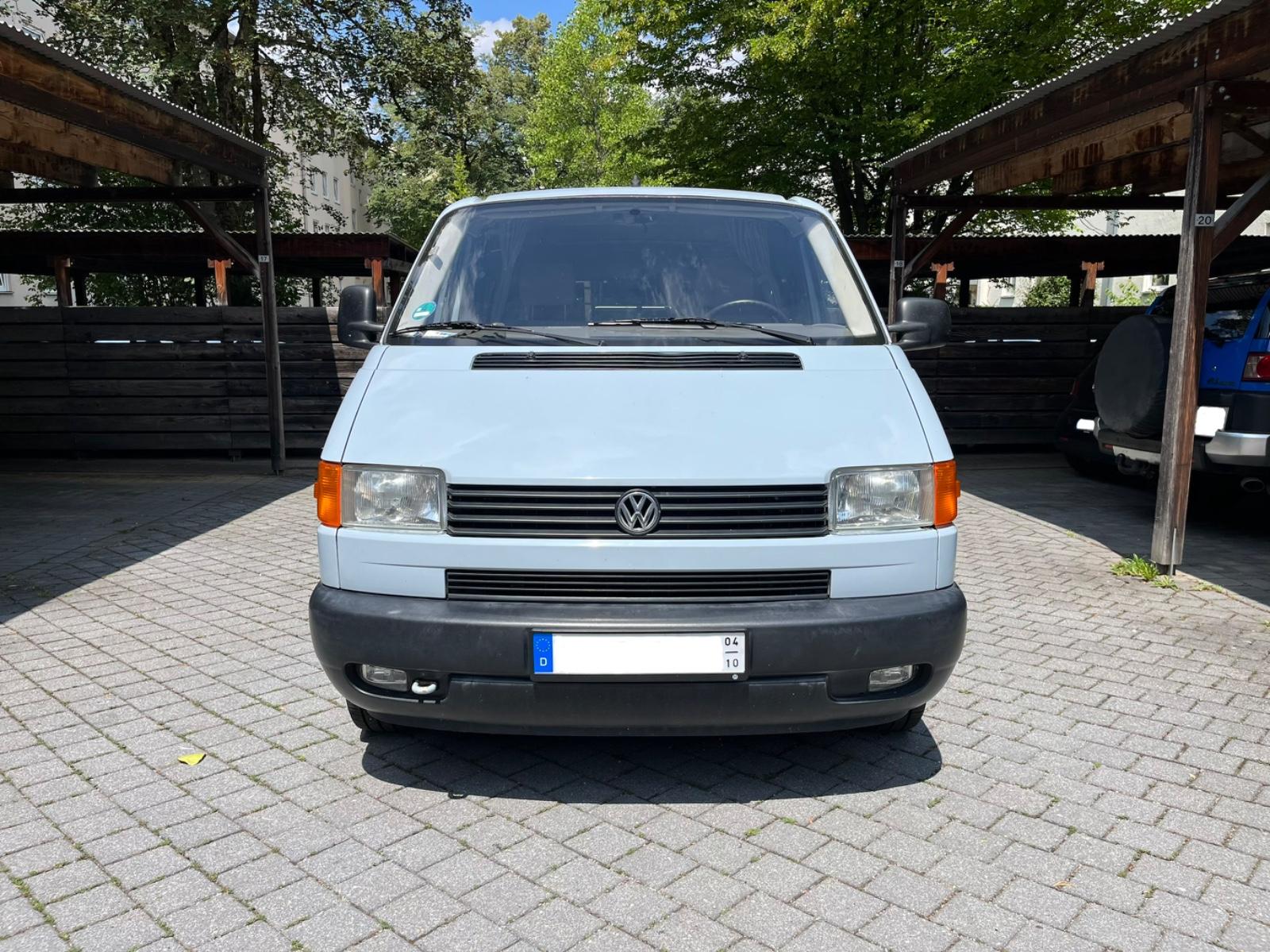 Volkswagen T4 2.5L Benziner  mit Campingausbau