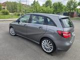 Mercedes-Benz B 220 d - graue Mercedes-Benz B 220